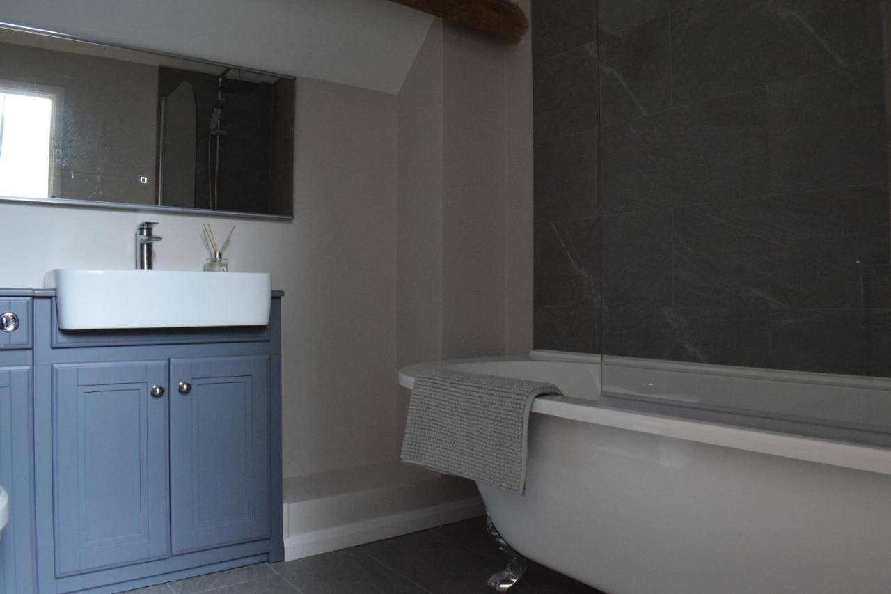 Cowshed In The Black Mountains Abergavenny Extérieur photo